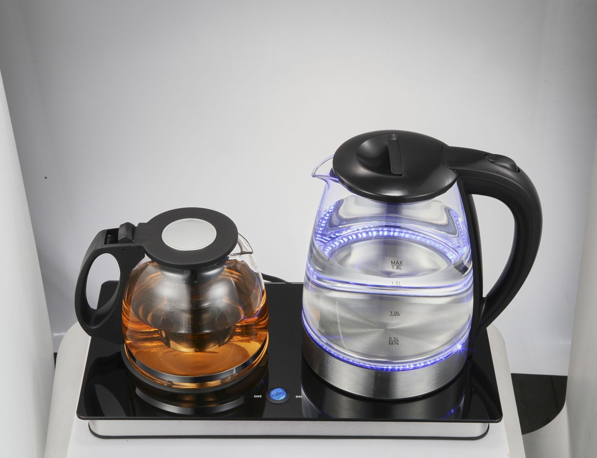 white electric kettle