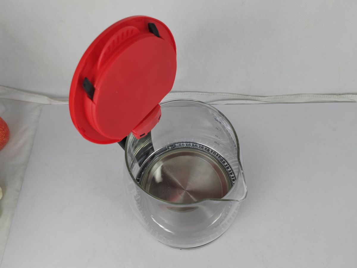 red whistling kettle